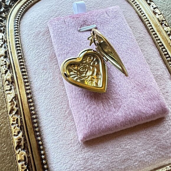 Heart Locket Charm Pendant 18k Gold PVD Stainless Steel Rose Design And Clasp - Picture 10 of 16